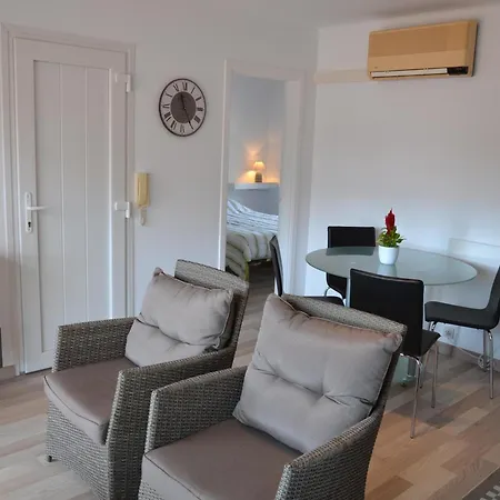 Apartment Reformado Con Estilo, Cerca De La Playa, Familias, Con Terraza Y Parking - Es-323-50